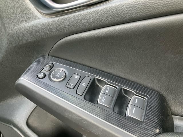 シビック ＥＸ　ホンダセンシング　パドルシフト　１０．２インチデジタルグラフィックメーター　レザーＸスウェードコンビシート　	ＢＯＳＥプレミアムサウンドシステム　ワイヤレス充電器　ナビ　ＴＶ　ＢＴ　前後ドラレコ（31枚目）