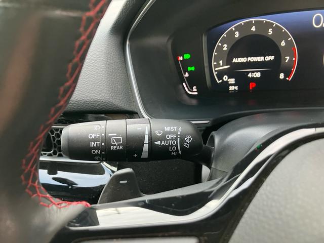 シビック ＥＸ　ホンダセンシング　パドルシフト　１０．２インチデジタルグラフィックメーター　レザーＸスウェードコンビシート　	ＢＯＳＥプレミアムサウンドシステム　ワイヤレス充電器　ナビ　ＴＶ　ＢＴ　前後ドラレコ（40枚目）