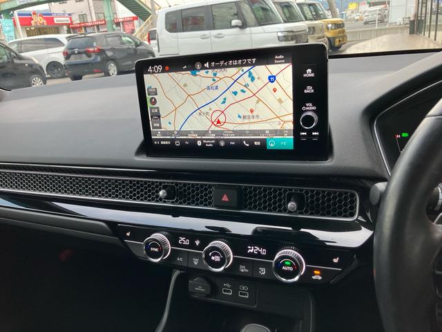 シビック ＥＸ　ホンダセンシング　パドルシフト　１０．２インチデジタルグラフィックメーター　レザーＸスウェードコンビシート　	ＢＯＳＥプレミアムサウンドシステム　ワイヤレス充電器　ナビ　ＴＶ　ＢＴ　前後ドラレコ（43枚目）