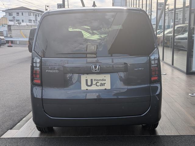フリード ｅ：ＨＥＶエアー　ＥＸ　６人　新車未登録車　両側パワースライドドア　アダプティブクルーズコントロール　ホンダセンシング　マルチビューカメラシステム　ブラインドスポットインフォメーション　２列目キャプテンシート　シートヒーター（10枚目）