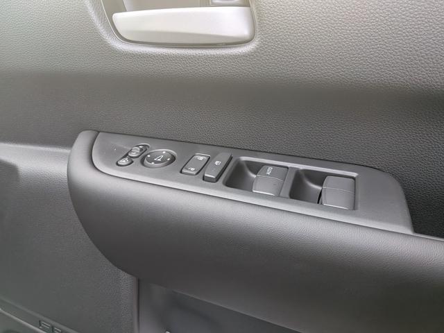 フリード ｅ：ＨＥＶエアー　ＥＸ　６人　新車未登録車　両側パワースライドドア　アダプティブクルーズコントロール　ホンダセンシング　マルチビューカメラシステム　ブラインドスポットインフォメーション　２列目キャプテンシート　シートヒーター（29枚目）