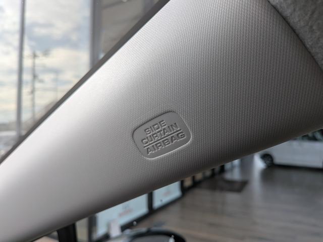 フリード ｅ：ＨＥＶエアー　ＥＸ　６人　新車未登録車　両側パワースライドドア　アダプティブクルーズコントロール　ホンダセンシング　マルチビューカメラシステム　ブラインドスポットインフォメーション　２列目キャプテンシート　シートヒーター（32枚目）