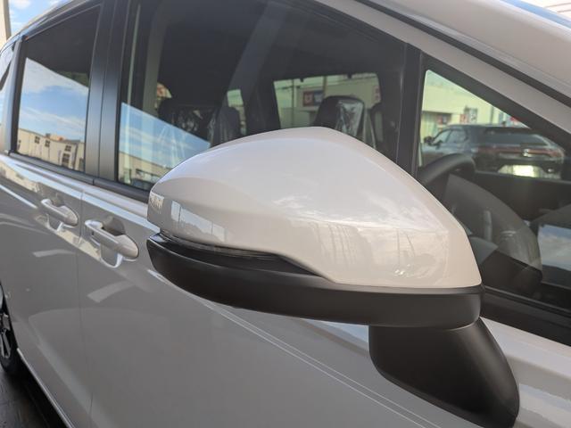 フリード ｅ：ＨＥＶエアー　６人乗り　新車未登録車　ホンダセンシング　ブラインドスポットインフォメーション　後退出庫サポート　２列目キャプテンシート　コンビシート　シートヒーター　電子パーキング　両側パワースライドドア（17枚目）