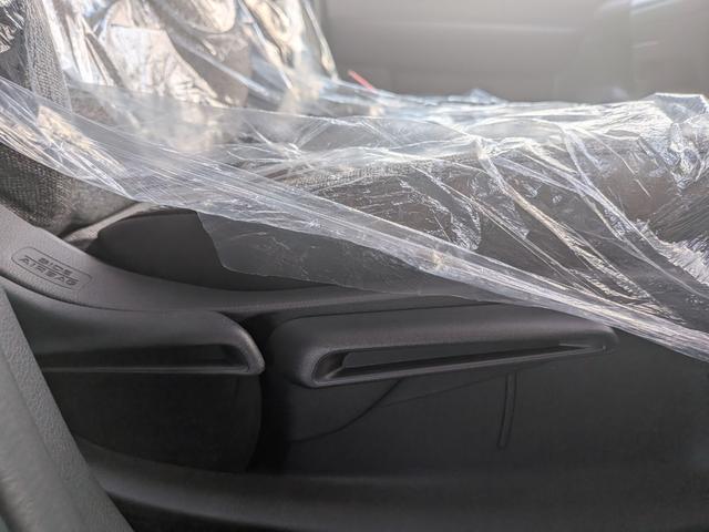 フリード ｅ：ＨＥＶエアー　６人乗り　新車未登録車　ホンダセンシング　ブラインドスポットインフォメーション　後退出庫サポート　２列目キャプテンシート　コンビシート　シートヒーター　電子パーキング　両側パワースライドドア（28枚目）