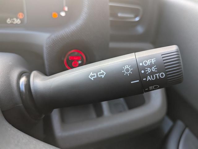 フリード ｅ：ＨＥＶエアー　６人乗り　新車未登録車　ホンダセンシング　ブラインドスポットインフォメーション　後退出庫サポート　２列目キャプテンシート　コンビシート　シートヒーター　電子パーキング　両側パワースライドドア（36枚目）