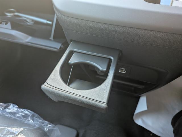 フリード ｅ：ＨＥＶエアー　６人乗り　新車未登録車　ホンダセンシング　ブラインドスポットインフォメーション　後退出庫サポート　２列目キャプテンシート　コンビシート　シートヒーター　電子パーキング　両側パワースライドドア（43枚目）