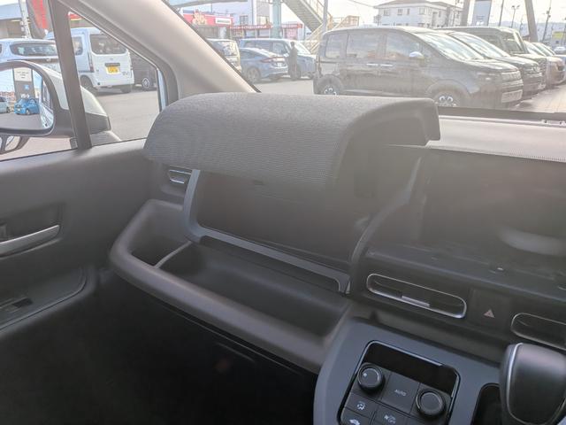 フリード ｅ：ＨＥＶエアー　６人乗り　新車未登録車　ホンダセンシング　ブラインドスポットインフォメーション　後退出庫サポート　２列目キャプテンシート　コンビシート　シートヒーター　電子パーキング　両側パワースライドドア（44枚目）