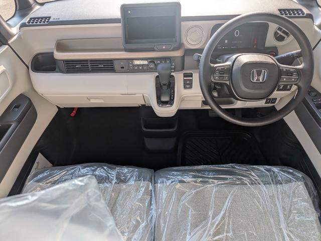 Ｎ－ＢＯＸ ファッションスタイル　新車未登録車　ホンダセンシング　両側パワースライドドア　シートバックテーブル　ファッションスタイル　１４ＡＷ　ＬＥＤヘッドライト　アダプティブクルーズコントロール　クリアランスソナー　シートヒーター（12枚目）