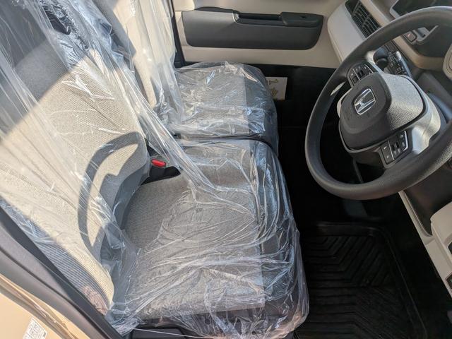 Ｎ－ＢＯＸ ファッションスタイル　新車未登録車　ホンダセンシング　両側パワースライドドア　シートバックテーブル　ファッションスタイル　１４ＡＷ　ＬＥＤヘッドライト　アダプティブクルーズコントロール　クリアランスソナー　シートヒーター（15枚目）