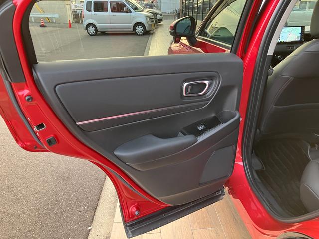 ヴェゼル ｅ：ＨＥＶ　Ｚ　ホンダセンシング　ナビ　バックモニター　Ｂｌｕｅｔｏｏｔｈ　フルセグＴＶ　ブラインドスポットインフォメーション　シートヒーター　パドルシフト　ステアリングヒーター　ＥＴＣ　１８インチＡＷ　コンビシート（21枚目）