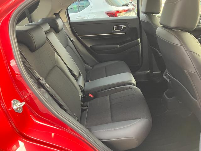 ヴェゼル ｅ：ＨＥＶ　Ｚ　ホンダセンシング　ナビ　バックモニター　Ｂｌｕｅｔｏｏｔｈ　フルセグＴＶ　ブラインドスポットインフォメーション　シートヒーター　パドルシフト　ステアリングヒーター　ＥＴＣ　１８インチＡＷ　コンビシート（27枚目）