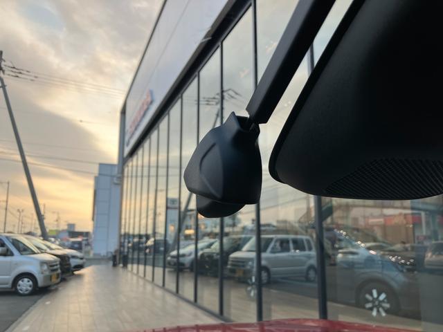 ヴェゼル ｅ：ＨＥＶ　Ｚ　ホンダセンシング　ナビ　バックモニター　Ｂｌｕｅｔｏｏｔｈ　フルセグＴＶ　ブラインドスポットインフォメーション　シートヒーター　パドルシフト　ステアリングヒーター　ＥＴＣ　１８インチＡＷ　コンビシート（55枚目）