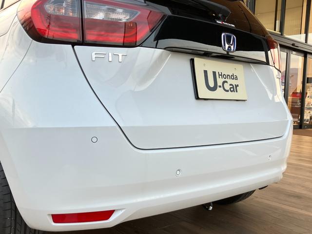 フィット ｅ：ＨＥＶホーム　ブラックスタイル　ホンダセンシング　マルチビューカメラシステム　ナビ　ＴＶ　ブラインドスポットインフォメーション／後退出庫サポート　ＬＥＤヘッドライト　ＥＴＣ２．０　Ｂｌｕｅｔｏｏｔｈ　ＢＬＡＣＫ　ＳＴＹＬＥ専用装備（12枚目）