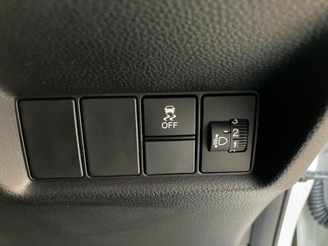 フィット ｅ：ＨＥＶホーム　ブラックスタイル　ホンダセンシング　マルチビューカメラシステム　ナビ　ＴＶ　ブラインドスポットインフォメーション／後退出庫サポート　ＬＥＤヘッドライト　ＥＴＣ２．０　Ｂｌｕｅｔｏｏｔｈ　ＢＬＡＣＫ　ＳＴＹＬＥ専用装備（35枚目）