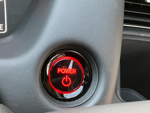 フィット ｅ：ＨＥＶホーム　ブラックスタイル　ホンダセンシング　マルチビューカメラシステム　ナビ　ＴＶ　ブラインドスポットインフォメーション／後退出庫サポート　ＬＥＤヘッドライト　ＥＴＣ２．０　Ｂｌｕｅｔｏｏｔｈ　ＢＬＡＣＫ　ＳＴＹＬＥ専用装備（41枚目）