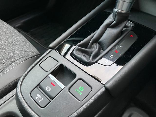 フィット ｅ：ＨＥＶホーム　ブラックスタイル　ホンダセンシング　マルチビューカメラシステム　ナビ　ＴＶ　ブラインドスポットインフォメーション／後退出庫サポート　ＬＥＤヘッドライト　ＥＴＣ２．０　Ｂｌｕｅｔｏｏｔｈ　ＢＬＡＣＫ　ＳＴＹＬＥ専用装備（53枚目）