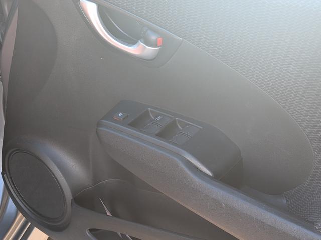 フィット RS ワンオーナー パドルシフト ギャザーズナビ TV CD/DVD オートエアコン キーレスエントリー ETC 純正16インチアルミホイール(19枚目)