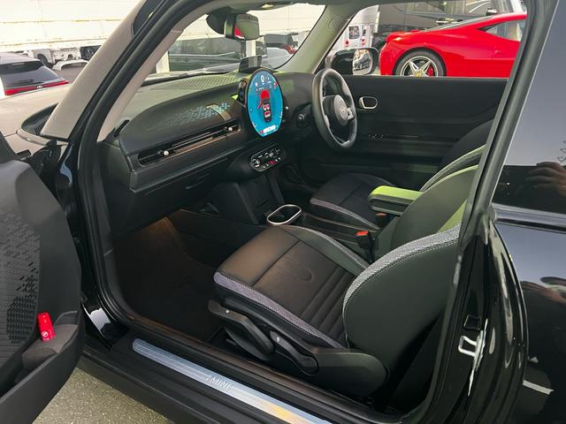 MINI クーパーS クラシック・トリム オプション18インチAW 1オーナー 禁煙 ドライビングアシスタント パーキングアシストアダプティブLEDヘッドライト 純正ナビ アップルカープレイ バックカメラ(20枚目)