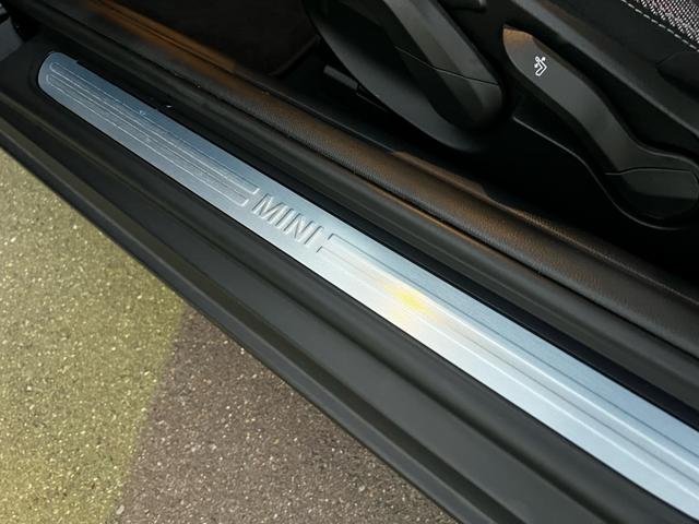 MINI クーパーS クラシック・トリム オプション18インチAW 1オーナー 禁煙 ドライビングアシスタント パーキングアシストアダプティブLEDヘッドライト 純正ナビ アップルカープレイ バックカメラ(21枚目)