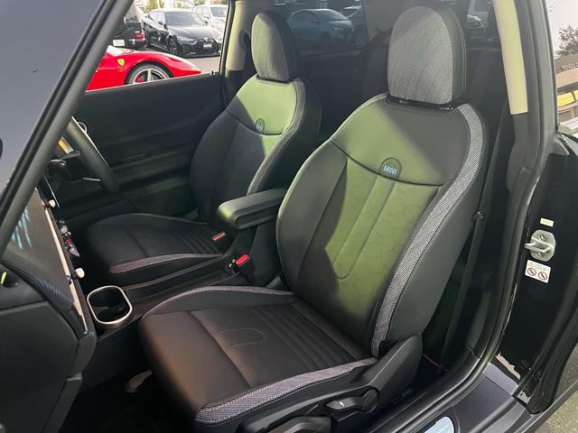 MINI クーパーS クラシック・トリム オプション18インチAW 1オーナー 禁煙 ドライビングアシスタント パーキングアシストアダプティブLEDヘッドライト 純正ナビ アップルカープレイ バックカメラ(22枚目)