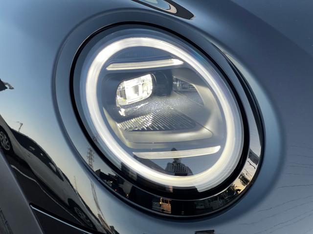 MINI クーパーS クラシック・トリム オプション18インチAW 1オーナー 禁煙 ドライビングアシスタント パーキングアシストアダプティブLEDヘッドライト 純正ナビ アップルカープレイ バックカメラ(38枚目)