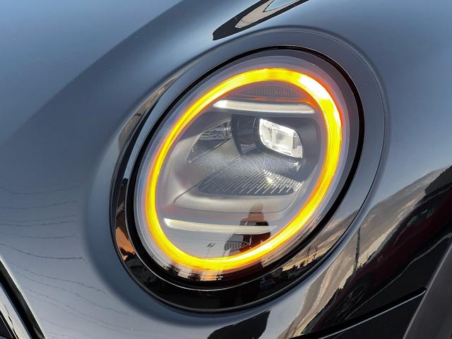 MINI クーパーS クラシック・トリム オプション18インチAW 1オーナー 禁煙 ドライビングアシスタント パーキングアシストアダプティブLEDヘッドライト 純正ナビ アップルカープレイ バックカメラ(39枚目)