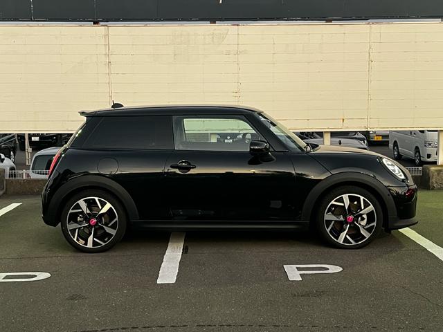 MINI クーパーS クラシック・トリム オプション18インチAW 1オーナー 禁煙 ドライビングアシスタント パーキングアシストアダプティブLEDヘッドライト 純正ナビ アップルカープレイ バックカメラ(42枚目)
