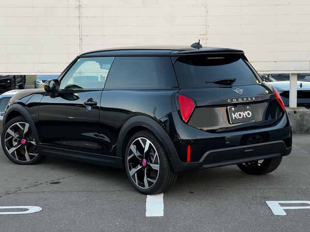 MINI クーパーS クラシック・トリム オプション18インチAW 1オーナー 禁煙 ドライビングアシスタント パーキングアシストアダプティブLEDヘッドライト 純正ナビ アップルカープレイ バックカメラ(44枚目)