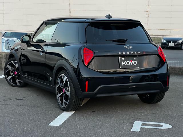 MINI クーパーS クラシック・トリム オプション18インチAW 1オーナー 禁煙 ドライビングアシスタント パーキングアシストアダプティブLEDヘッドライト 純正ナビ アップルカープレイ バックカメラ(45枚目)