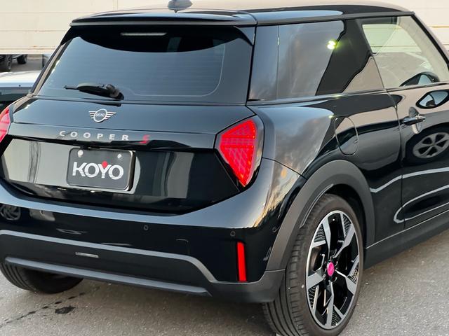 MINI クーパーS クラシック・トリム オプション18インチAW 1オーナー 禁煙 ドライビングアシスタント パーキングアシストアダプティブLEDヘッドライト 純正ナビ アップルカープレイ バックカメラ(48枚目)