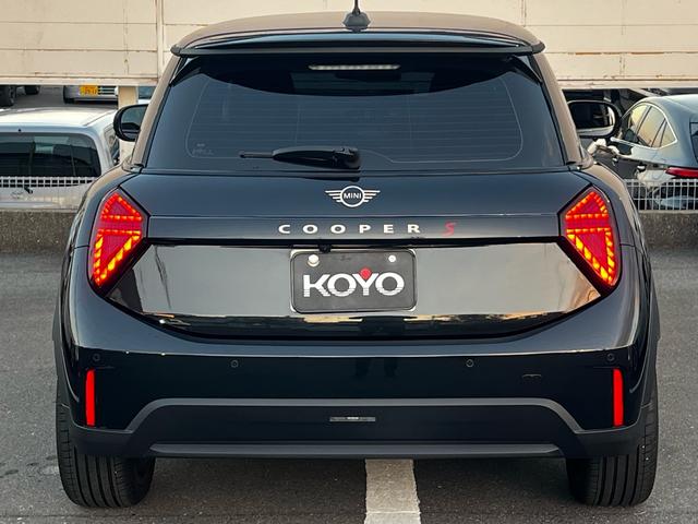 MINI クーパーS クラシック・トリム オプション18インチAW 1オーナー 禁煙 ドライビングアシスタント パーキングアシストアダプティブLEDヘッドライト 純正ナビ アップルカープレイ バックカメラ(49枚目)