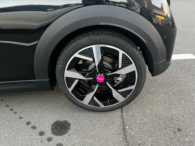 MINI クーパーS クラシック・トリム オプション18インチAW 1オーナー 禁煙 ドライビングアシスタント パーキングアシストアダプティブLEDヘッドライト 純正ナビ アップルカープレイ バックカメラ(57枚目)