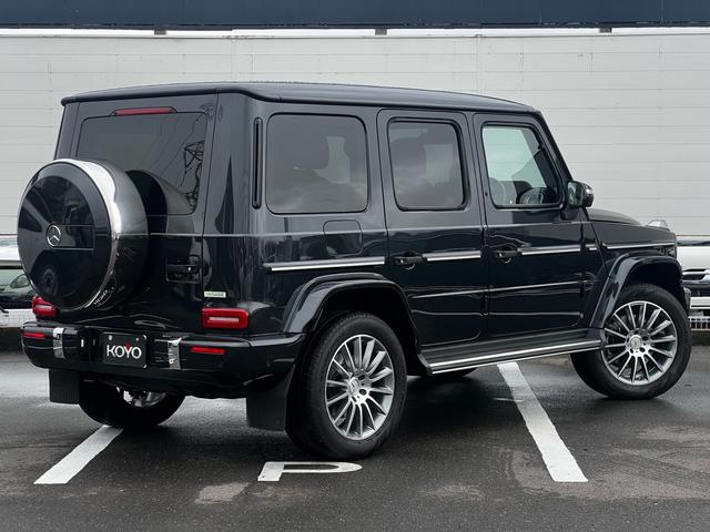 Gクラス G350d AMGライン アダプティブダンピングシステム ラグジュアリーパッケージ サンルーフ Burmesterサウンド 黒革シート レッドシートベルト カープレイ 360°カメラ 前後ドラレコ 1オーナー(3枚目)