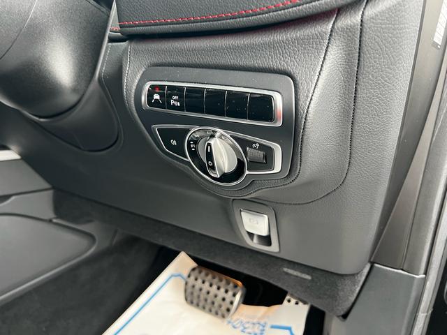 Gクラス G350d AMGライン アダプティブダンピングシステム ラグジュアリーパッケージ サンルーフ Burmesterサウンド 黒革シート レッドシートベルト カープレイ 360°カメラ 前後ドラレコ 1オーナー(11枚目)