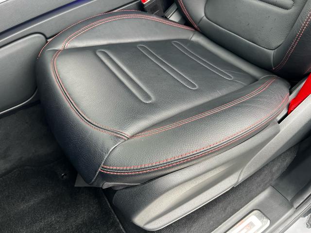 Gクラス G350d AMGライン アダプティブダンピングシステム ラグジュアリーパッケージ サンルーフ Burmesterサウンド 黒革シート レッドシートベルト カープレイ 360°カメラ 前後ドラレコ 1オーナー(30枚目)