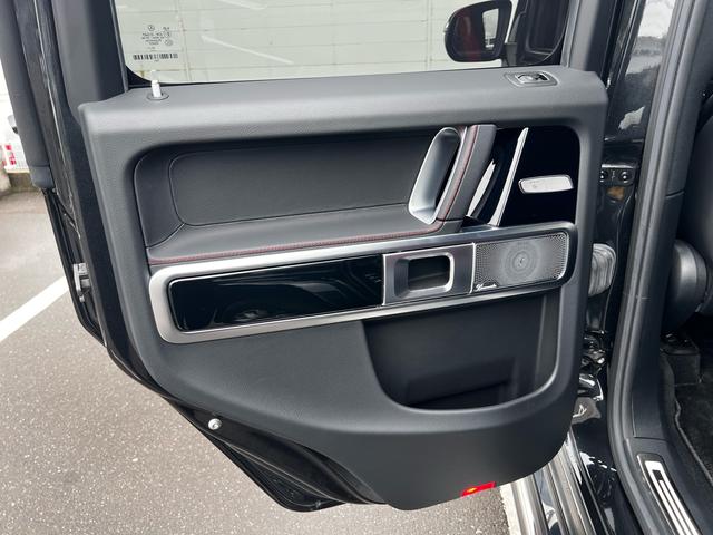 Gクラス G350d AMGライン アダプティブダンピングシステム ラグジュアリーパッケージ サンルーフ Burmesterサウンド 黒革シート レッドシートベルト カープレイ 360°カメラ 前後ドラレコ 1オーナー(35枚目)
