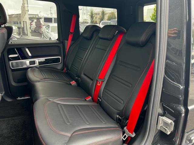Gクラス G350d AMGライン アダプティブダンピングシステム ラグジュアリーパッケージ サンルーフ Burmesterサウンド 黒革シート レッドシートベルト カープレイ 360°カメラ 前後ドラレコ 1オーナー(38枚目)