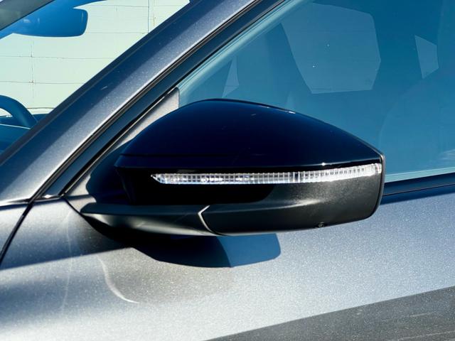 SQ5スポーツバック ベースグレード ライティング&ブラックスタイリング&ラグジュアリーパッケージ MMIexperiencepro パノラマサンルーフ AudiSport21インチAW レッドキャリパー 1オーナー 禁煙車 現行型(7枚目)