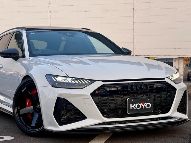 RS6アバント ベースグレード エアサスペンション(5名) アメ鍛22インチAW アクラポビッチマフラー カーボンミラー セラミックブレーキ リミッター305 MOP245 RSスポエキ グロスカーボンRSエクステリア 1オーナー(5枚目)