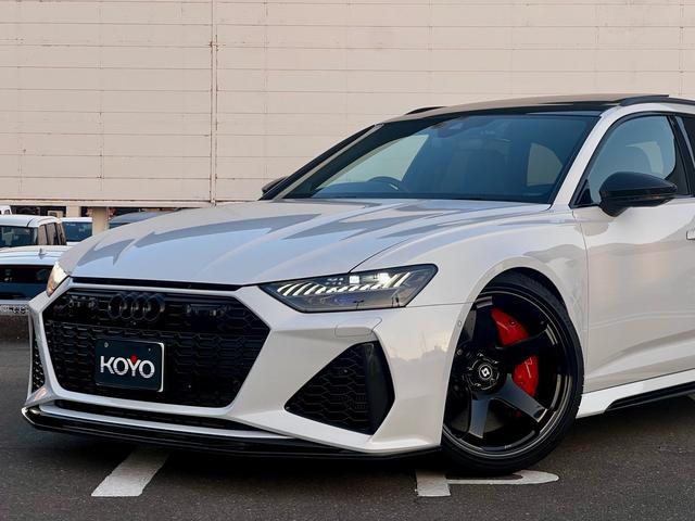 RS6アバント ベースグレード エアサスペンション(5名) アメ鍛22インチAW アクラポビッチマフラー カーボンミラー セラミックブレーキ リミッター305 MOP245 RSスポエキ グロスカーボンRSエクステリア 1オーナー(9枚目)