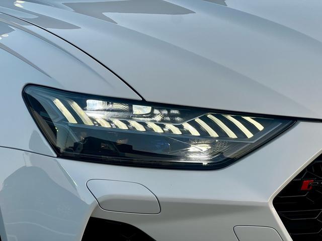 RS6アバント ベースグレード エアサスペンション(5名) アメ鍛22インチAW アクラポビッチマフラー カーボンミラー セラミックブレーキ リミッター305 MOP245 RSスポエキ グロスカーボンRSエクステリア 1オーナー(15枚目)