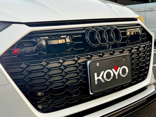 RS6アバント ベースグレード エアサスペンション(5名) アメ鍛22インチAW アクラポビッチマフラー カーボンミラー セラミックブレーキ リミッター305 MOP245 RSスポエキ グロスカーボンRSエクステリア 1オーナー(17枚目)