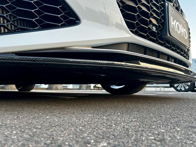 RS6アバント ベースグレード エアサスペンション(5名) アメ鍛22インチAW アクラポビッチマフラー カーボンミラー セラミックブレーキ リミッター305 MOP245 RSスポエキ グロスカーボンRSエクステリア 1オーナー(18枚目)