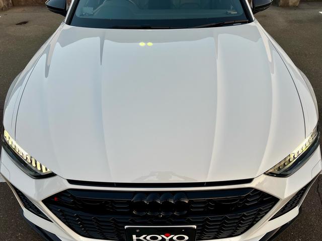 RS6アバント ベースグレード エアサスペンション(5名) アメ鍛22インチAW アクラポビッチマフラー カーボンミラー セラミックブレーキ リミッター305 MOP245 RSスポエキ グロスカーボンRSエクステリア 1オーナー(20枚目)