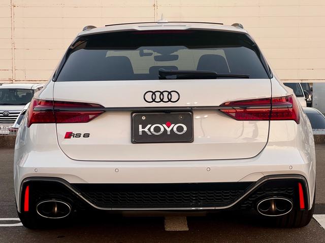 RS6アバント ベースグレード エアサスペンション(5名) アメ鍛22インチAW アクラポビッチマフラー カーボンミラー セラミックブレーキ リミッター305 MOP245 RSスポエキ グロスカーボンRSエクステリア 1オーナー(29枚目)