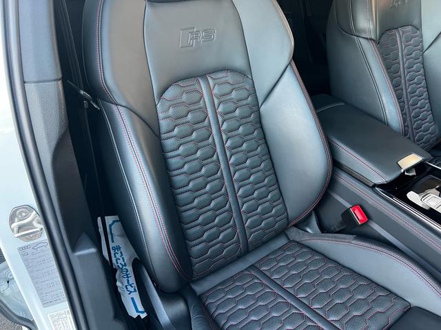 RS6アバント ベースグレード エアサスペンション(5名) アメ鍛22インチAW アクラポビッチマフラー カーボンミラー セラミックブレーキ リミッター305 MOP245 RSスポエキ グロスカーボンRSエクステリア 1オーナー(48枚目)