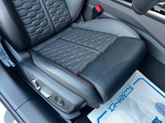 RS6アバント ベースグレード エアサスペンション(5名) アメ鍛22インチAW アクラポビッチマフラー カーボンミラー セラミックブレーキ リミッター305 MOP245 RSスポエキ グロスカーボンRSエクステリア 1オーナー(49枚目)