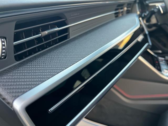 RS6アバント ベースグレード エアサスペンション(5名) アメ鍛22インチAW アクラポビッチマフラー カーボンミラー セラミックブレーキ リミッター305 MOP245 RSスポエキ グロスカーボンRSエクステリア 1オーナー(66枚目)