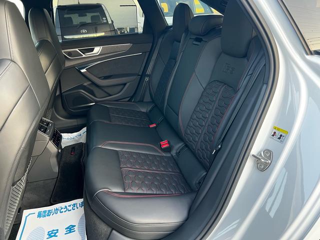 RS6アバント ベースグレード エアサスペンション(5名) アメ鍛22インチAW アクラポビッチマフラー カーボンミラー セラミックブレーキ リミッター305 MOP245 RSスポエキ グロスカーボンRSエクステリア 1オーナー(74枚目)