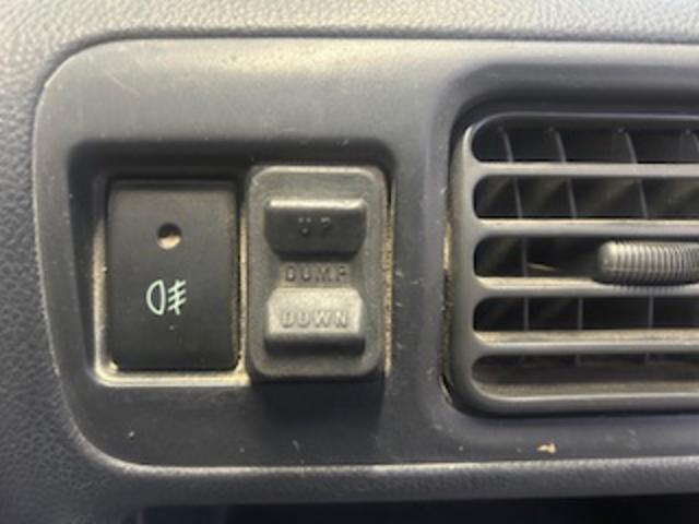 キャリイトラック ダンプ　４ｗＤ・エアコン有・パワステ有（12枚目）